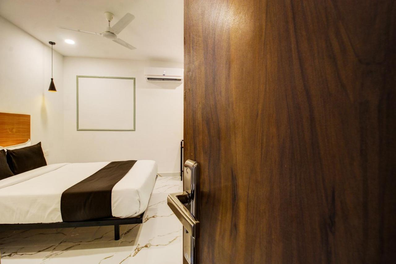 Super Townhouse Rcc Hotel Banjara Hills Haidarábád Kültér fotó
