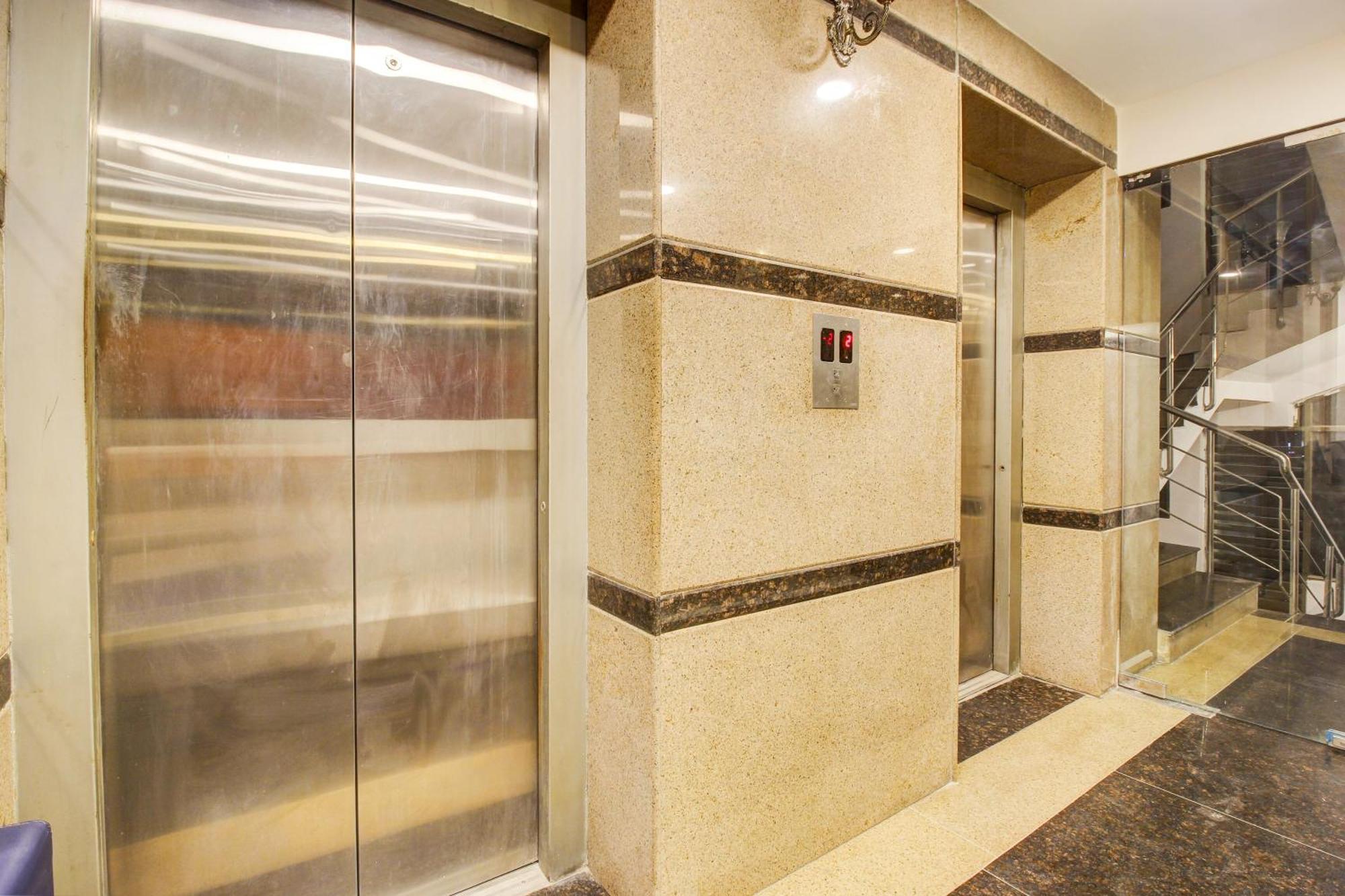 Super Townhouse Rcc Hotel Banjara Hills Haidarábád Kültér fotó