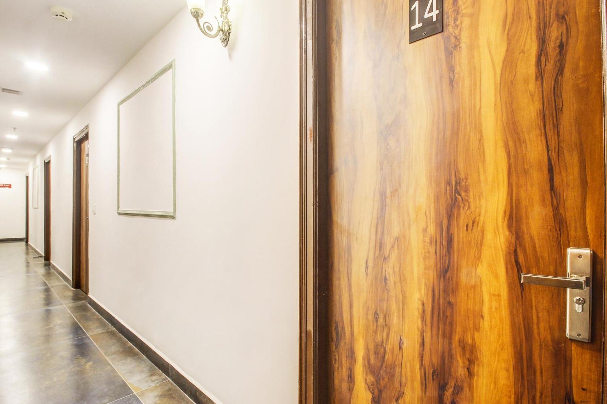 Super Townhouse Rcc Hotel Banjara Hills Haidarábád Kültér fotó