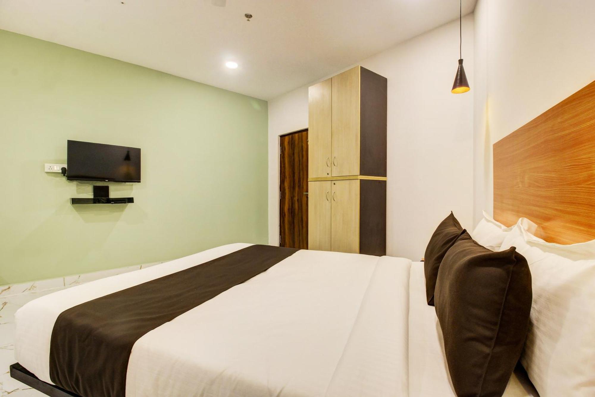 Super Townhouse Rcc Hotel Banjara Hills Haidarábád Kültér fotó