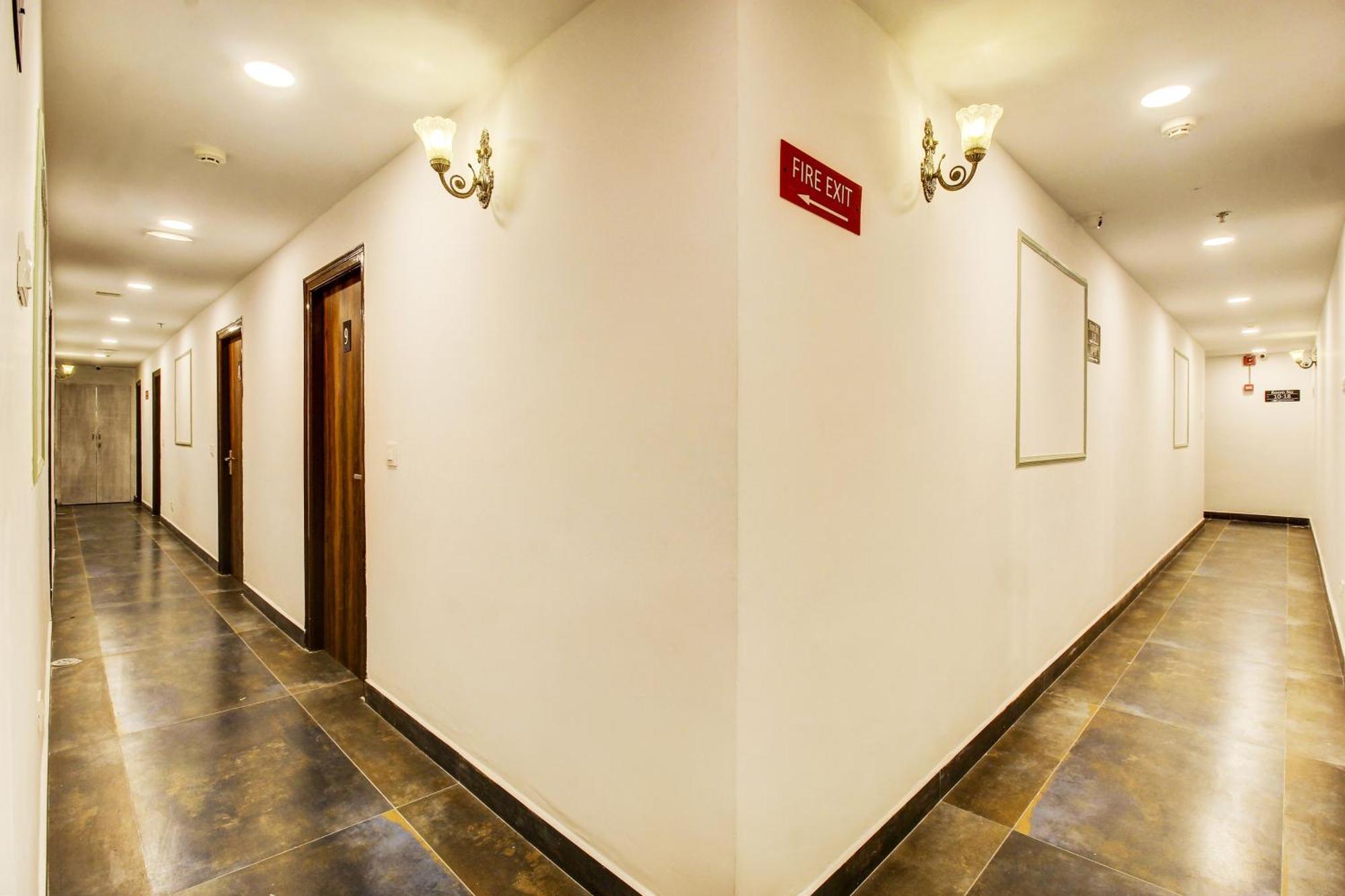 Super Townhouse Rcc Hotel Banjara Hills Haidarábád Kültér fotó
