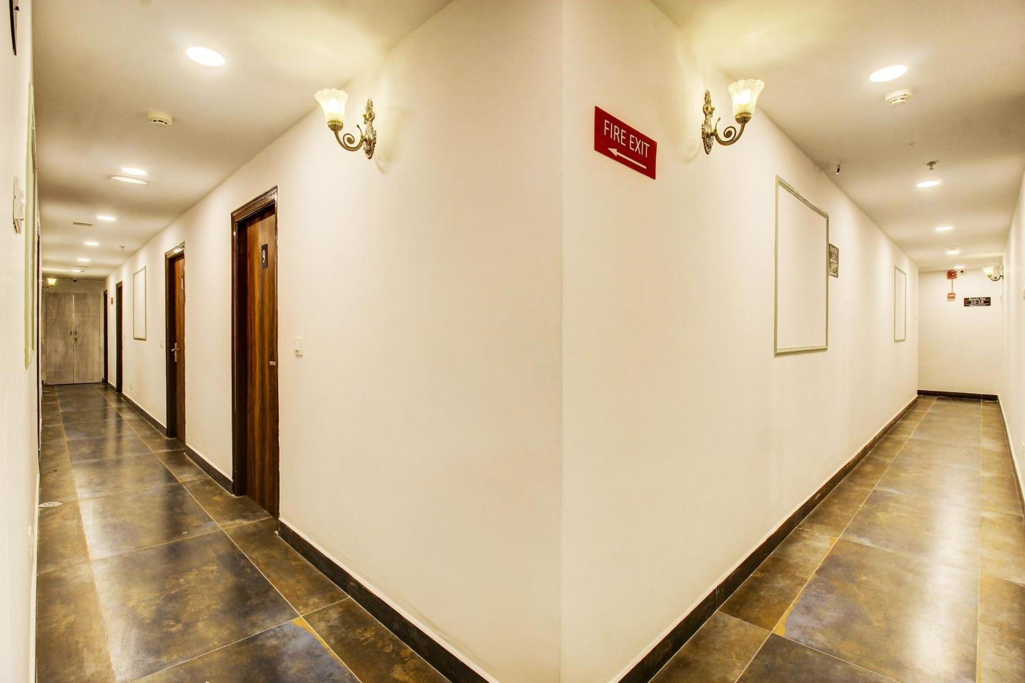 Super Townhouse Rcc Hotel Banjara Hills Haidarábád Kültér fotó